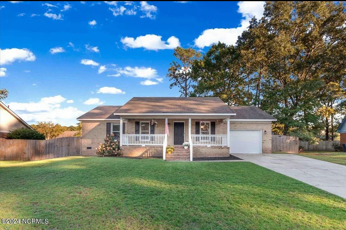 3 bed, 1182 sqft, $1,825 — Photo 1