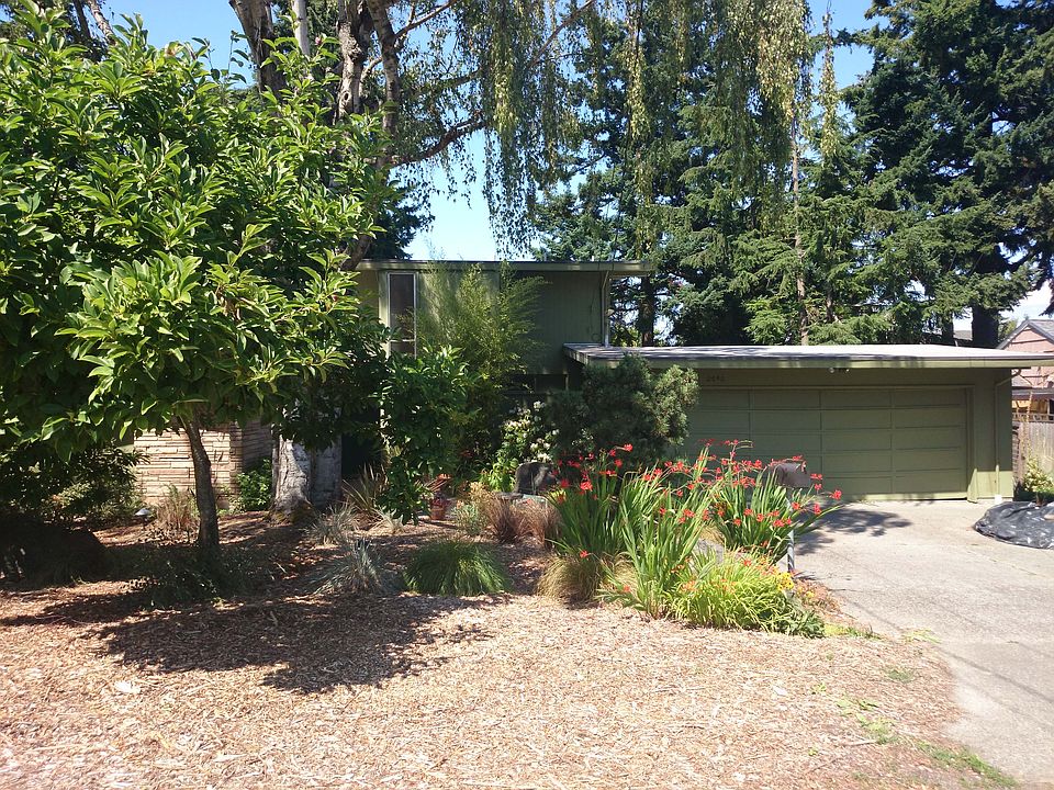 2nd image of 2640 52nd Ave SW