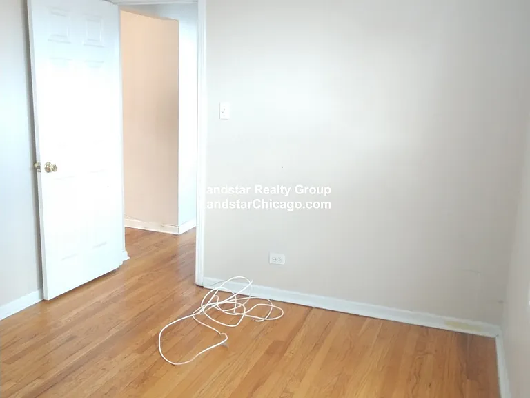 4045.5 N Mozart Ave #1E — Photo 15