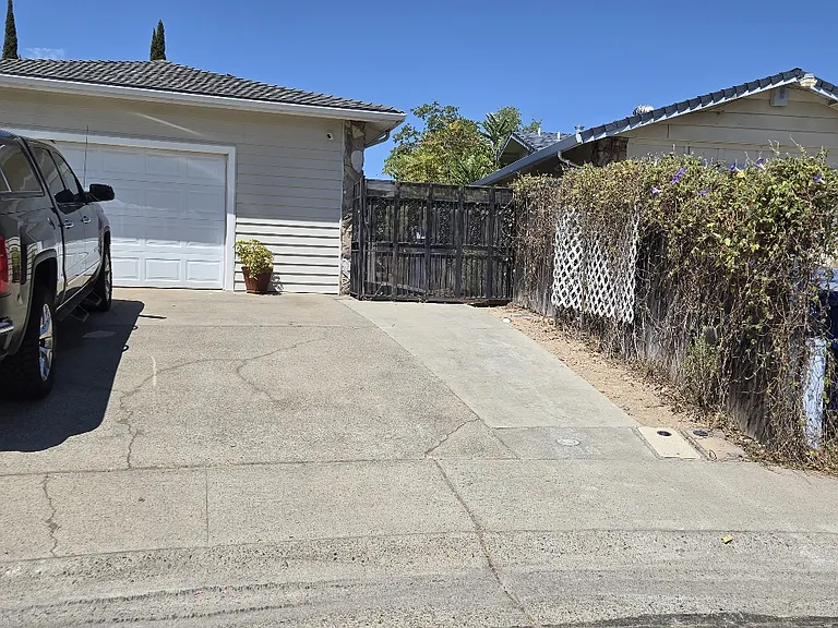 4337 Bishop Way — Photo 6