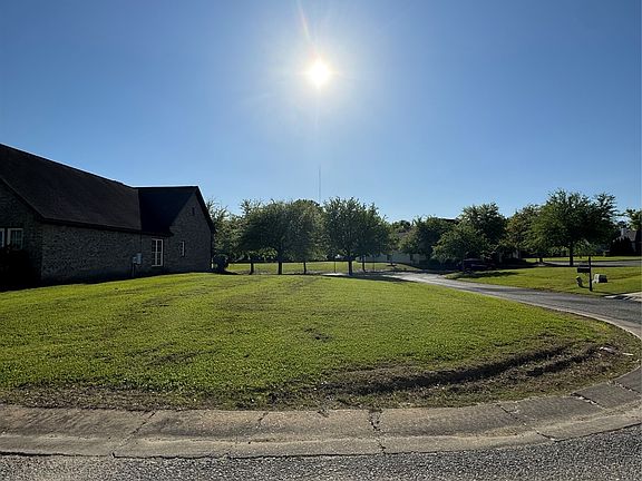 2nd image of 3705 Lockwood Ln