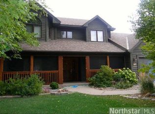521 Summer Ct, Saint Paul, MN 55117