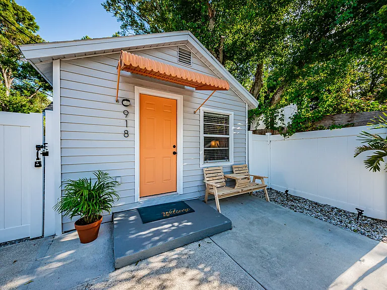 918 Hawkins St — Photo 39