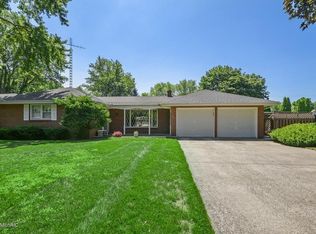2172 Pawnee Path, Stevensville, MI 49127