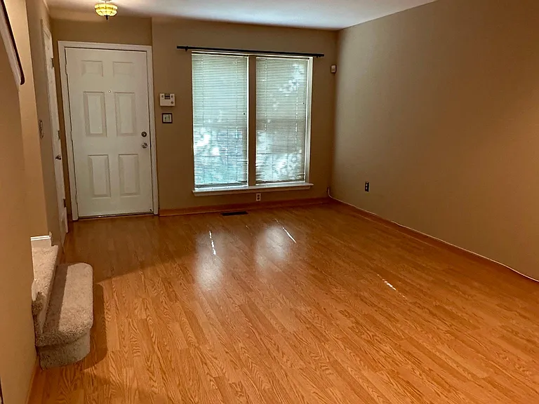 9820 Sherwood Farm Rd — Photo 2