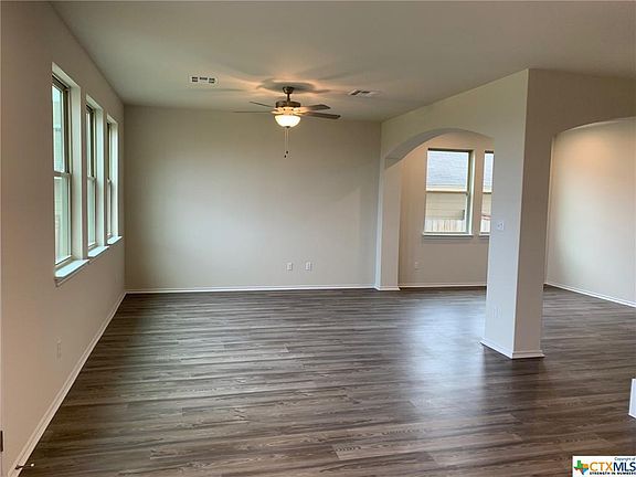 4th image of 161 Gray Wolf Dr