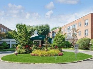1390 Broadway APT 114, Hewlett, NY