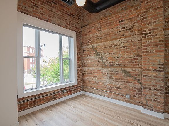 3rd image of 1907 S Blue Island Ave #6