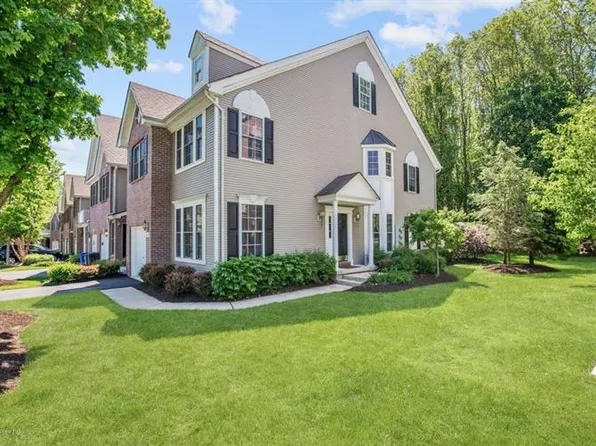 129 Ironwood Ct, Middletown, NJ 07748