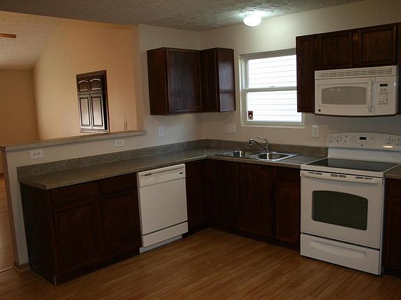 3rd image of 2638 Bloom Dr