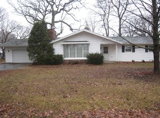 1132 Oakwood Ln, Elkhorn, WI 53121