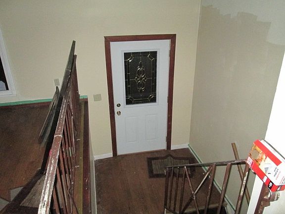2nd image of 271 Clyde Ave