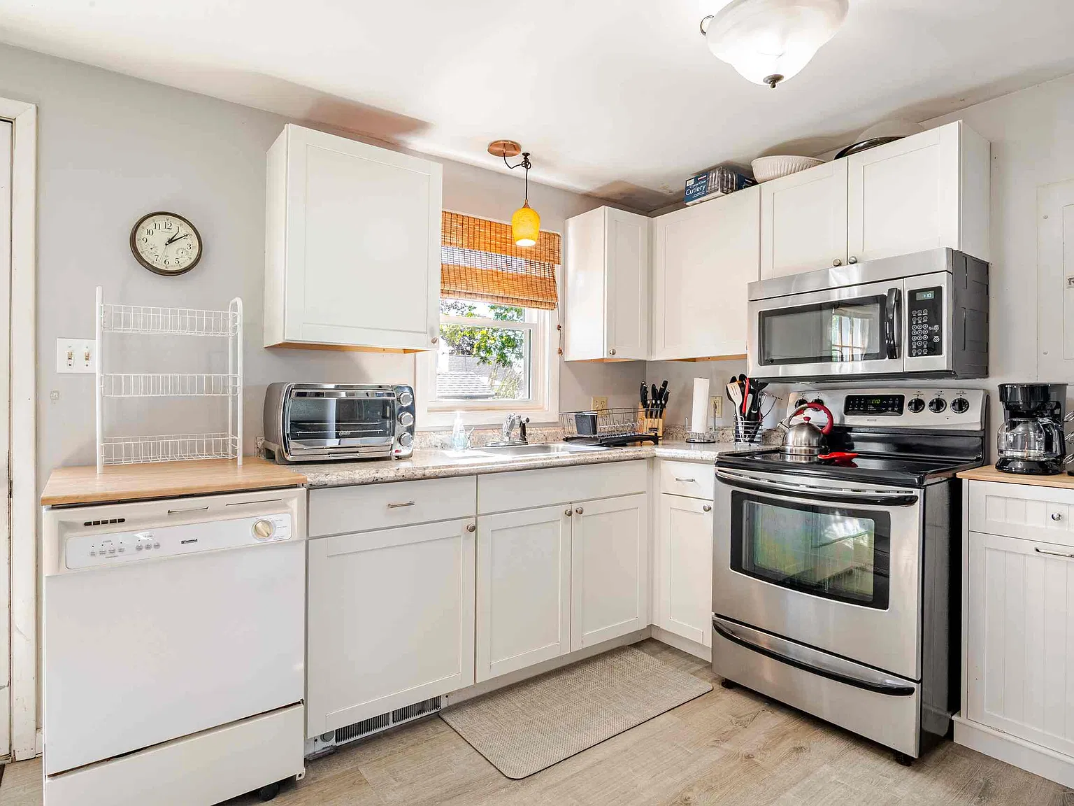 3 bed, 1080 sqft, $2,199 — Photo 4