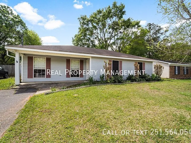 9631 Royal Woods Dr N — Photo 2
