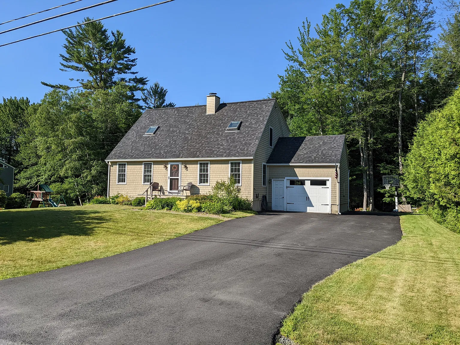 4 bed, 2117 sqft, $3,400 — Photo 1
