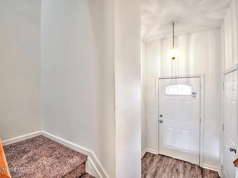18 Esplanade Way — Photo 3
