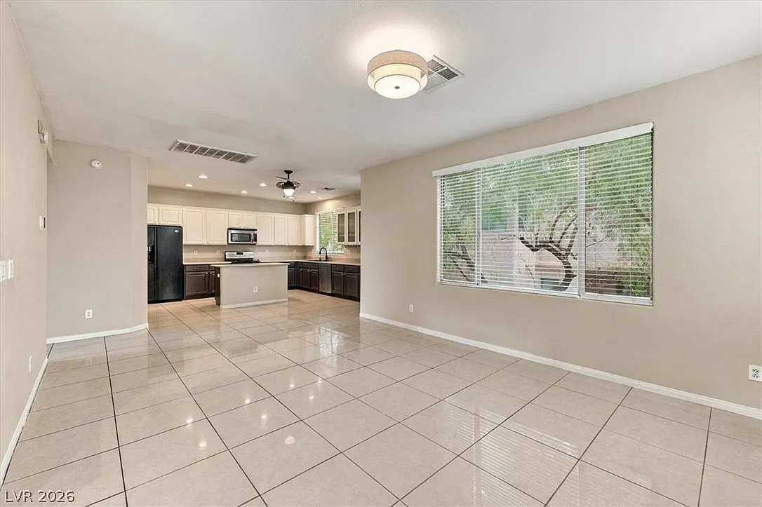 3 bed, 2.5 bath, 1608 sqft, $2,150 — Photo 3