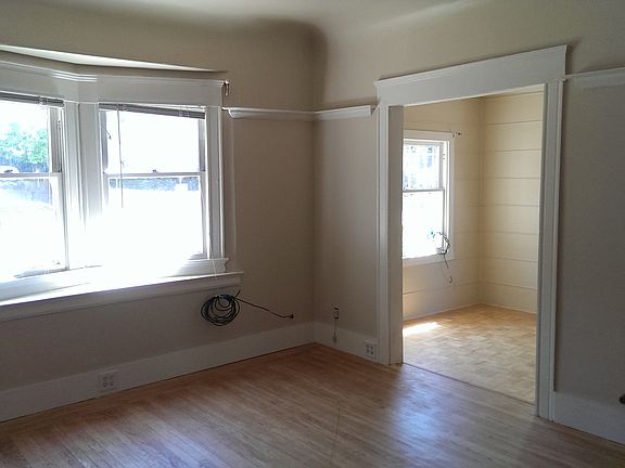 2nd image of 399 Oakland Ave #1