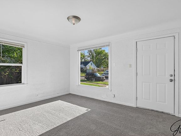 2nd image of 20259 Oakfield St
