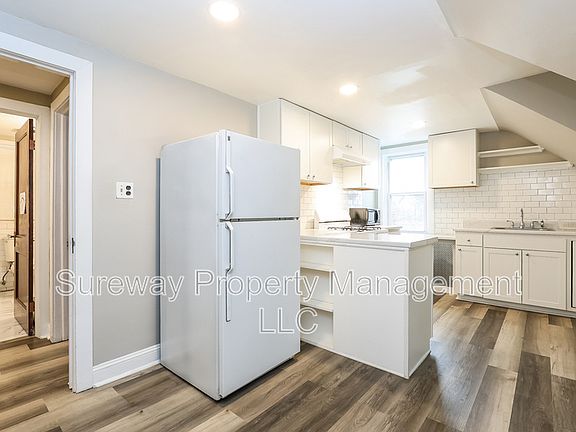 5th image of 2009 E McGalliard Ave Floor 2