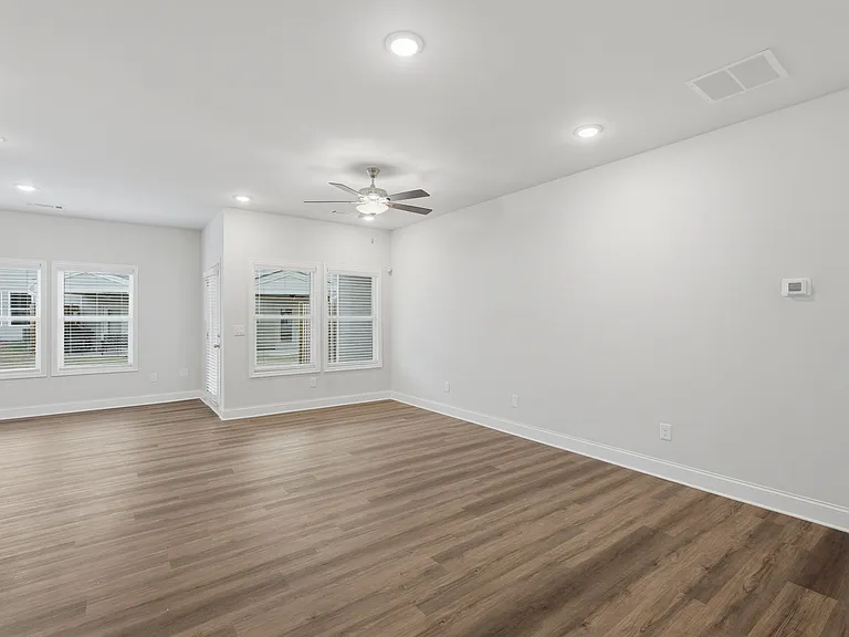 2260 Chant St — Photo 14
