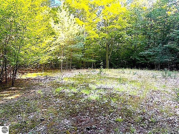 4th image of 3086 Warren Rd