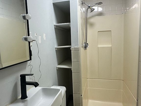 4th image of 12-14 Cleveland Ave #14A