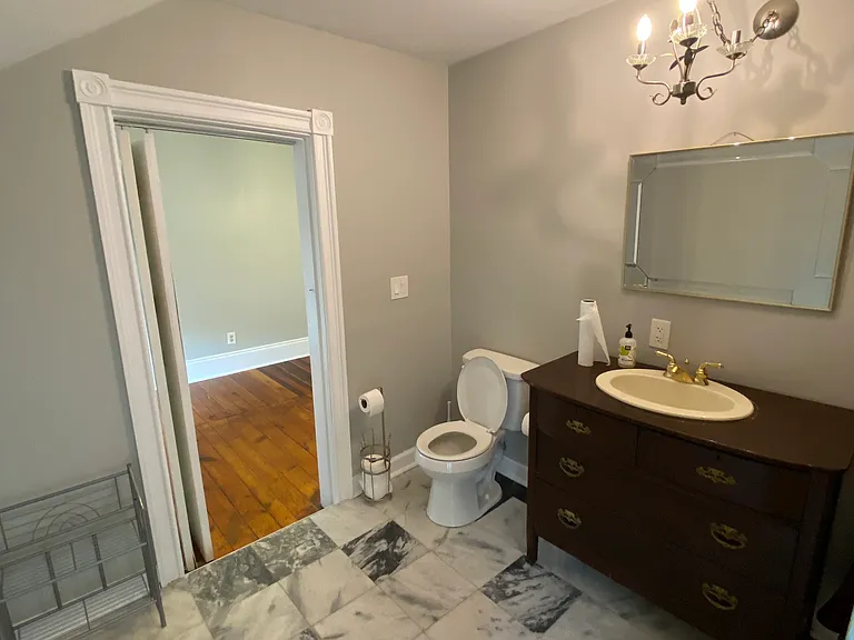 1832 W 48th St #1 — Photo 9