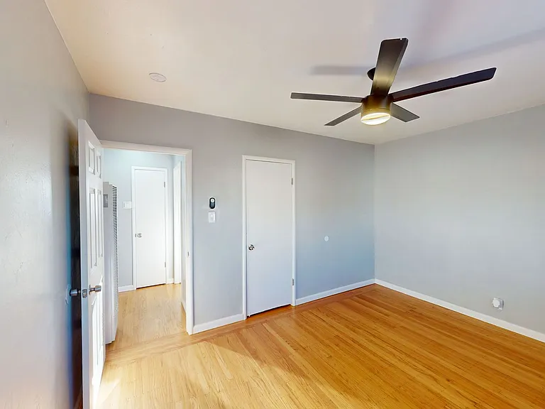 22815 Grand St — Photo 16