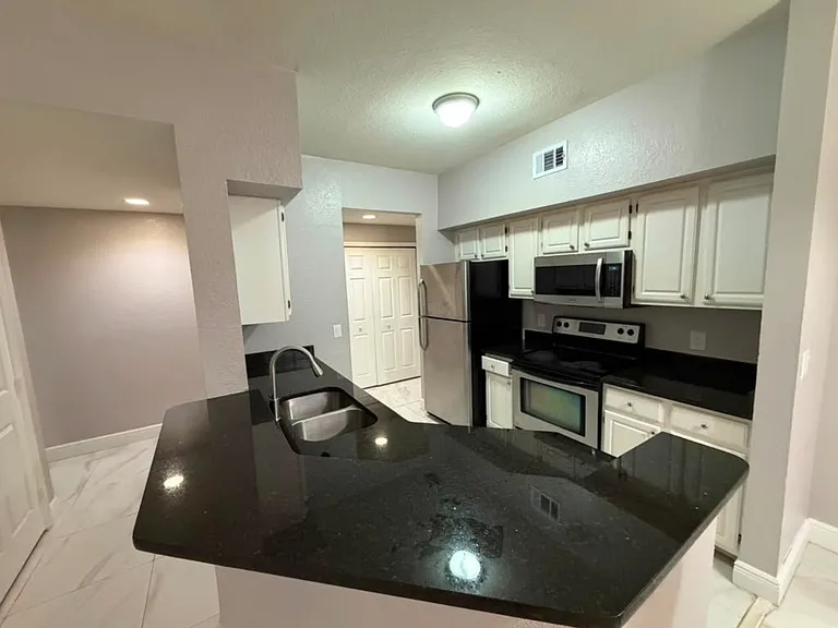 5953 Westgate Dr #1811 — Photo 28