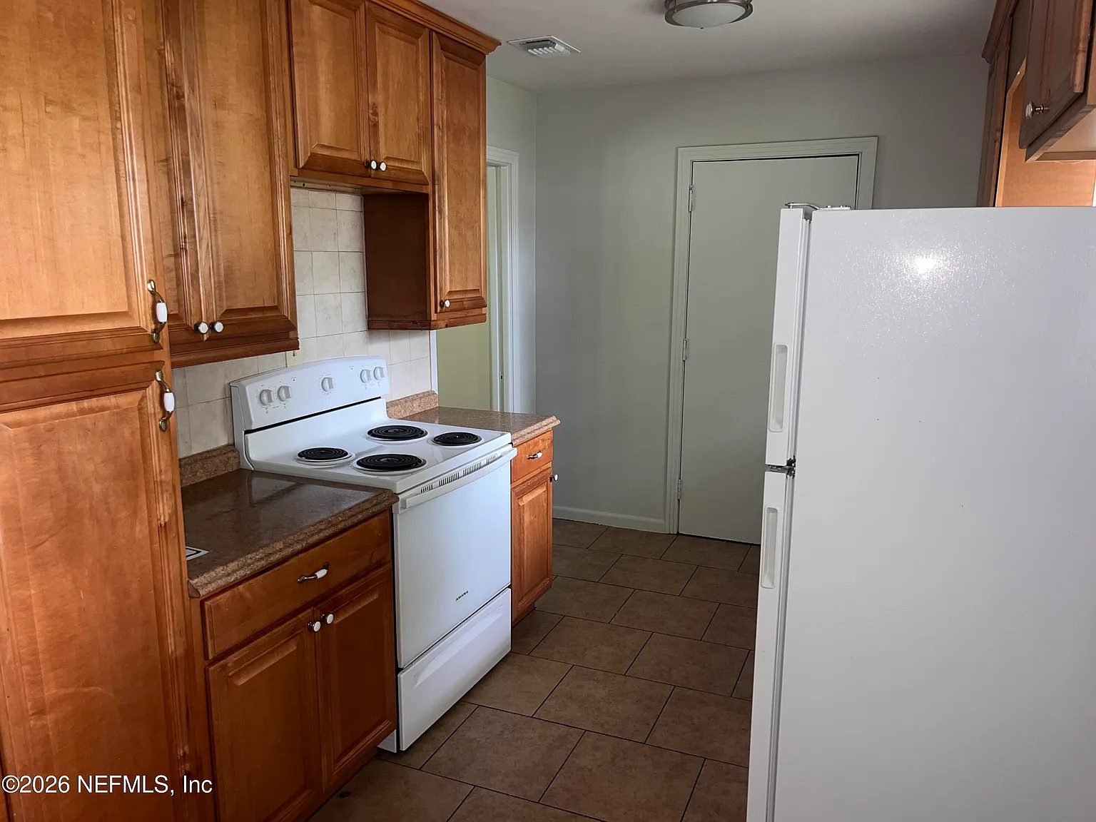 4 bed, 2.0 bath, 1370 sqft, $1,700 — Photo 2