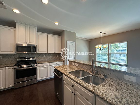 3rd image of 2442 Alyssa Ln