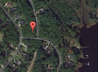 903 Crooked Creek Dr, New Bern, NC 28560