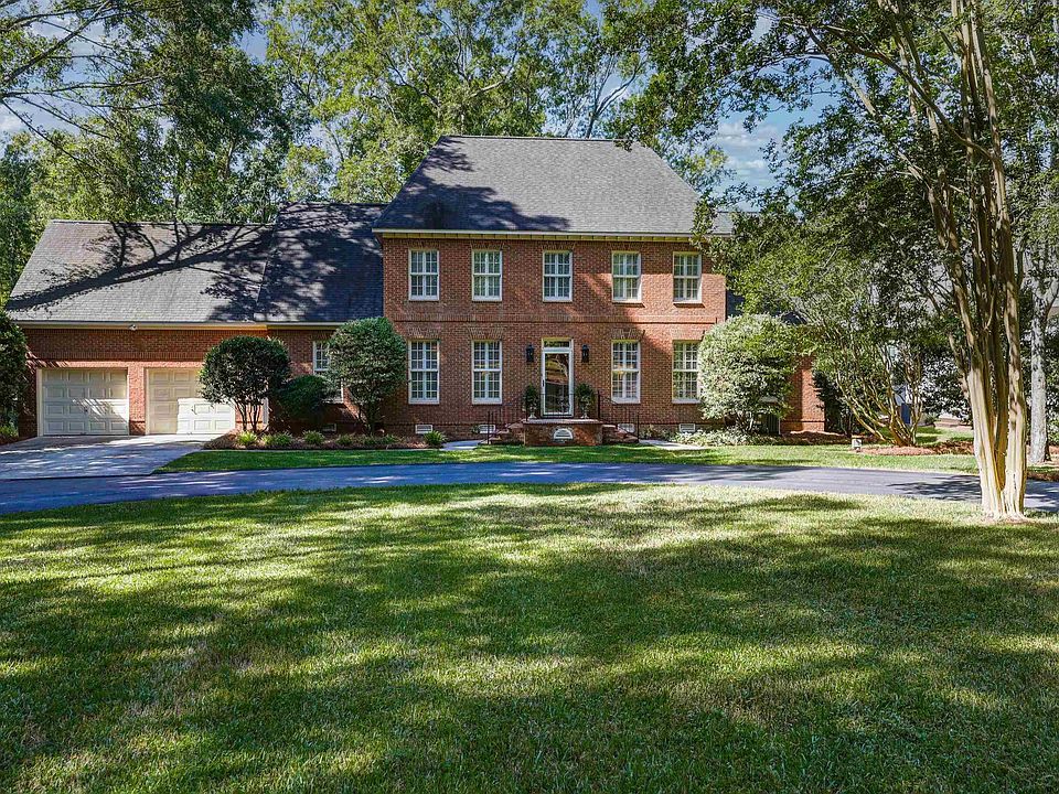 1st image of 135 Willowood Cv
