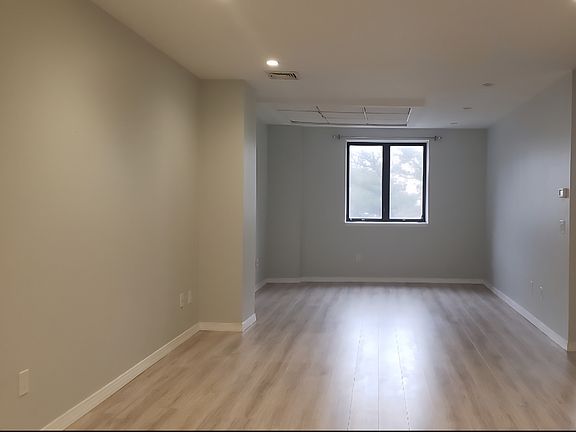 4th image of 75 Liberty Ave Unit B25