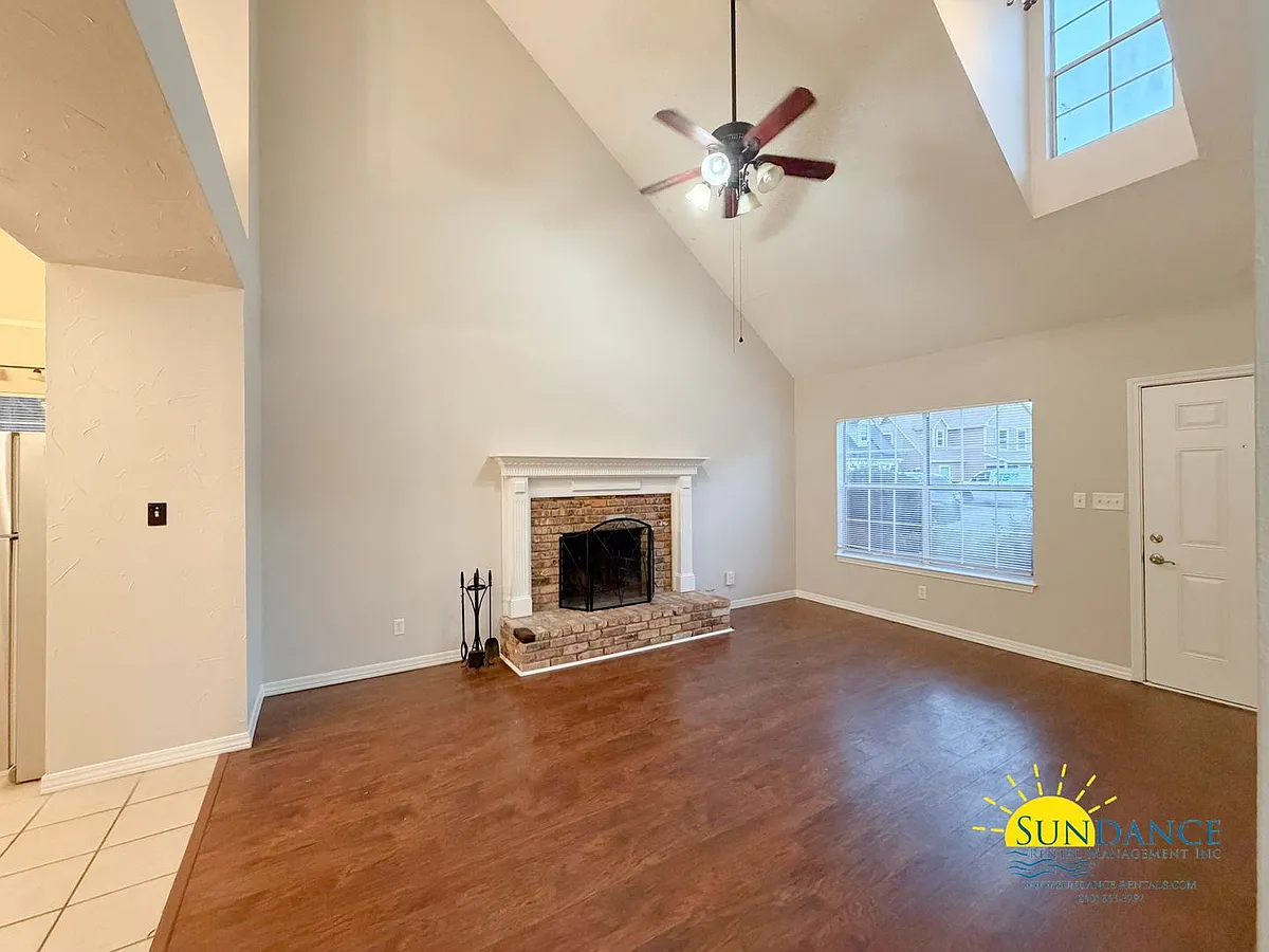 Building Photo - 2720 Willow Grove Ln