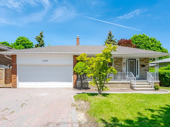 3195 Golden Orchard Dr, Mississauga, ON L4Y 3G7