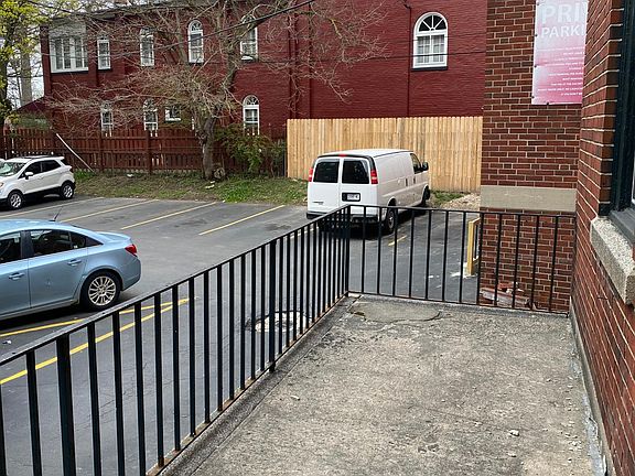 2nd image of 950 Delaware Ave APT 3