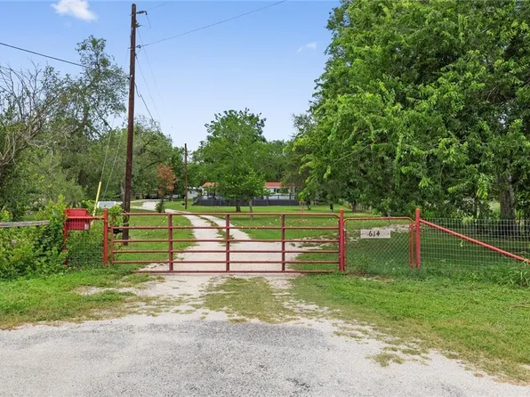 614 Woodcreek Cir, McQueeney, TX 78123