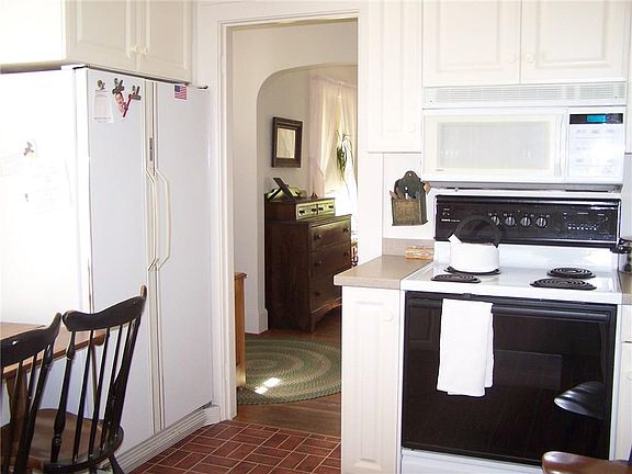 4th image of 2422 Blue Spruce Ln