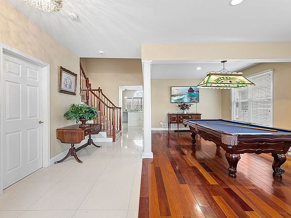 4th image of 60 E Parsonage Way