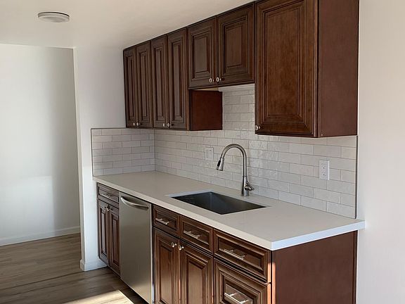 4th image of 6421 Lake Washington Blvd NE APT 303