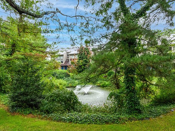 1465 E Putnam Ave Unit 511-print-024-022-Exterior-3936x2624-300dpi.jpg