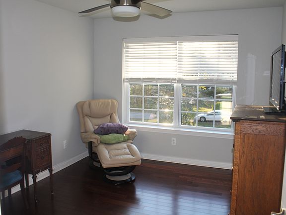 4th image of 2328 Ventura Dr