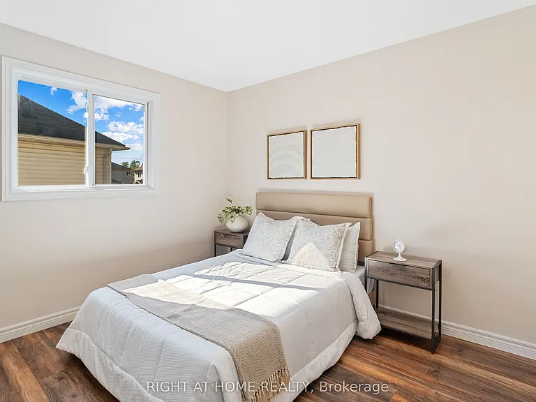 754 Hedgerow Pl — Photo 33