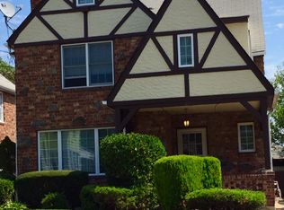 27 Hampton Rd, Lynbrook, NY 11563