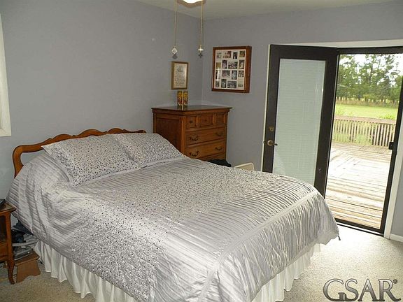4th image of 825 Riverlane Dr
