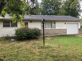 132 W Poplar St, Brownstown, IL 62418
