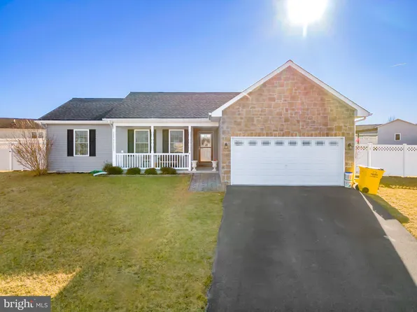 26 Shiraz Cir, Martinsburg, WV 25405