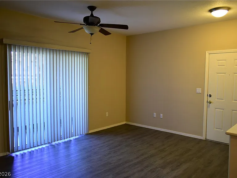 2291 W Horizon Ridge Pkwy #5128 — Photo 2